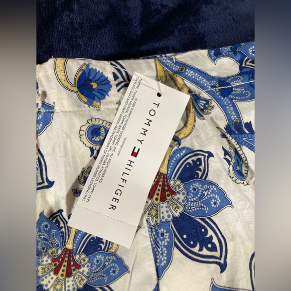 NWT Tommy Hilfiger Paisley Drop Waist Full A Line Skirt, Cream and Blue, Size 10 - Picture 3 of 7